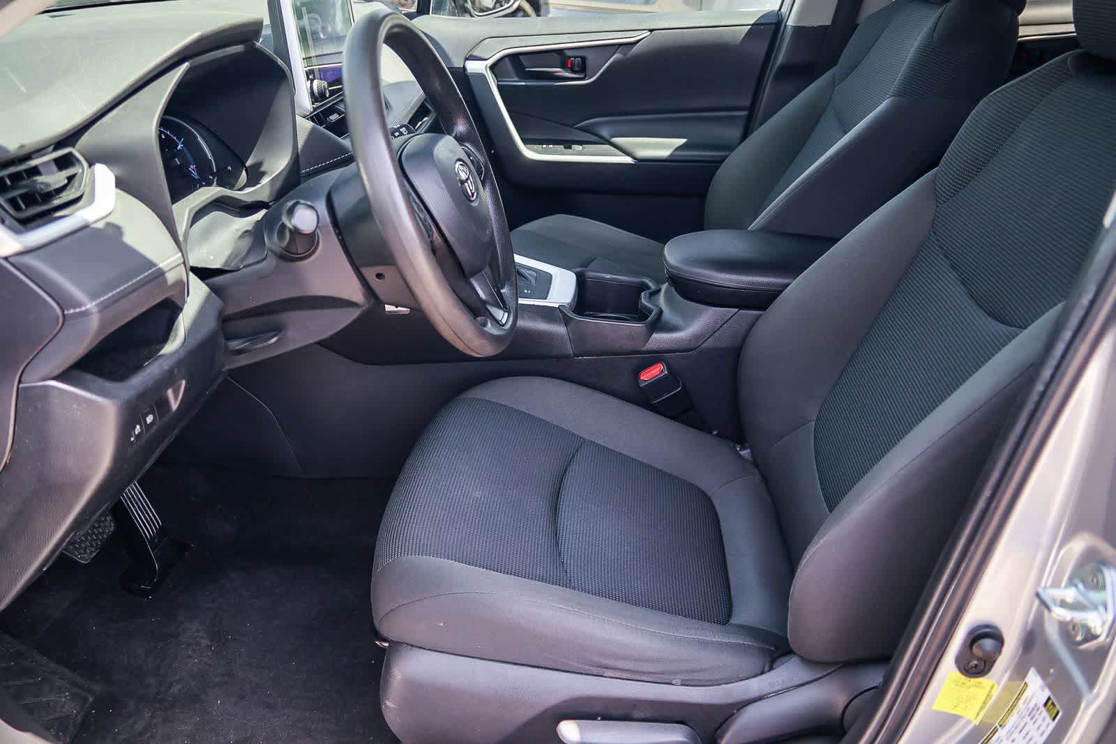 Used 2023 Toyota RAV4 LE AWD/4WD image 18