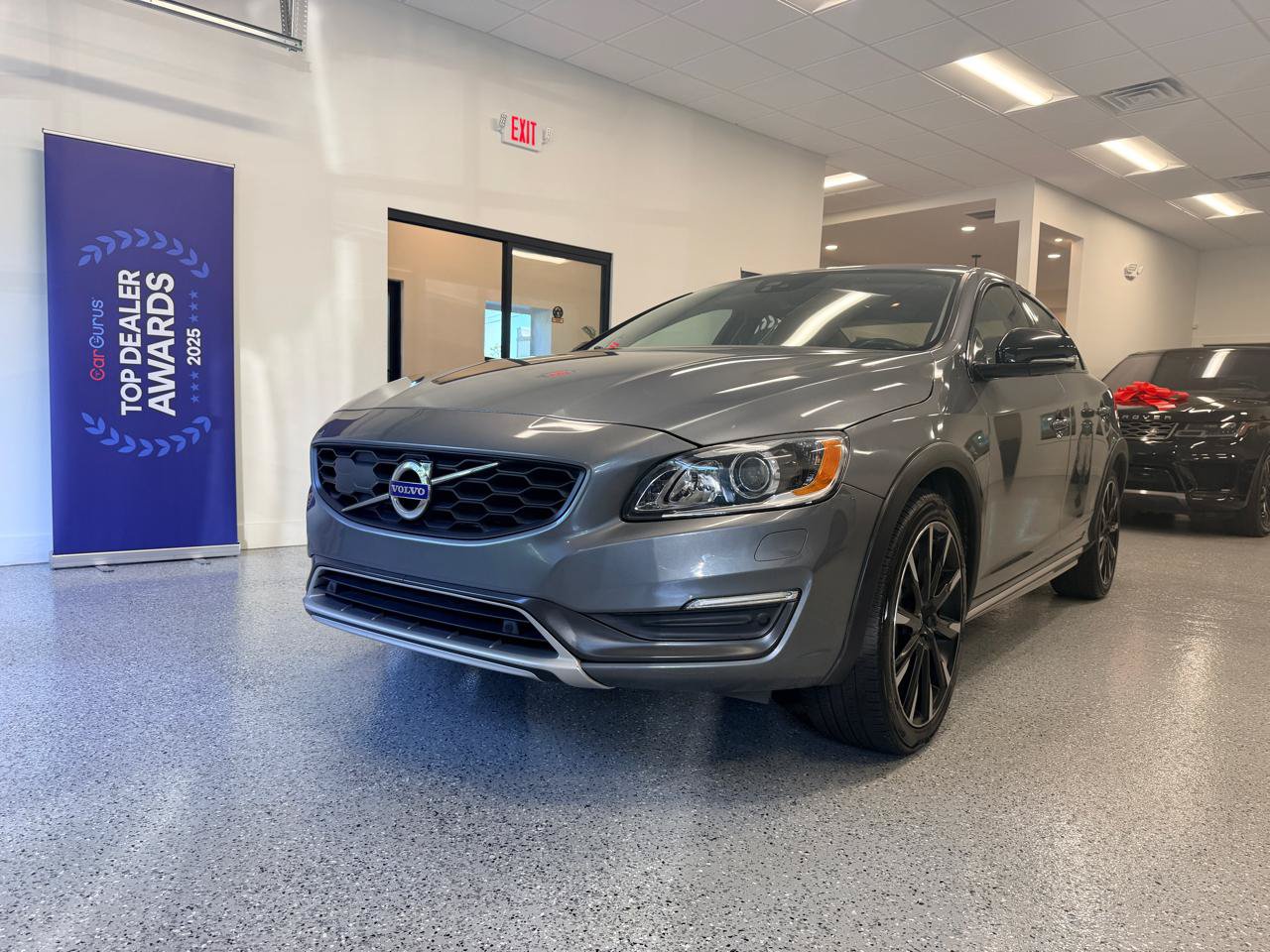 Used 2016 Volvo S60 T5 Cross Country Platinum AWD/4WD image 3