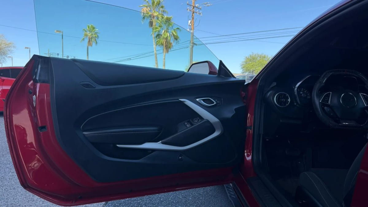 Used 2018 Chevrolet Camaro SS RWD image 34