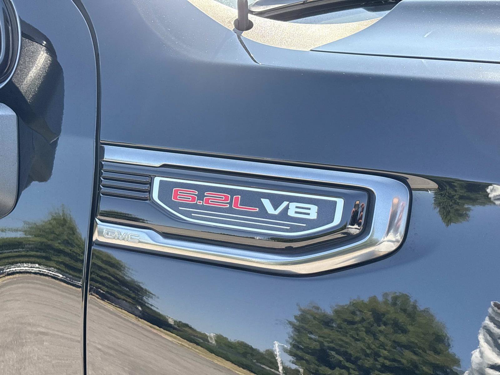 Used 2023 GMC Sierra 1500 AT4 w/ AT4 Premium Package AWD/4WD image 11