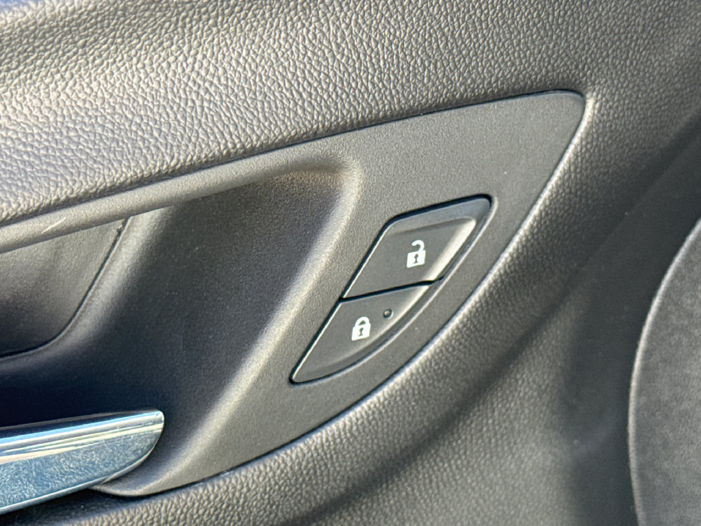 Used 2024 Chevrolet Equinox LT FWD image 20