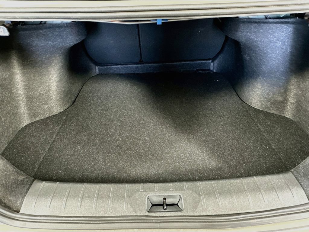 Certified 2026 Nissan Sentra SV w/ SV Convenience Package FWD image 32