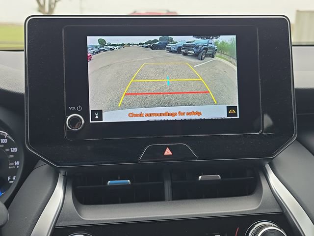 Used 2023 Toyota Venza LE image 23