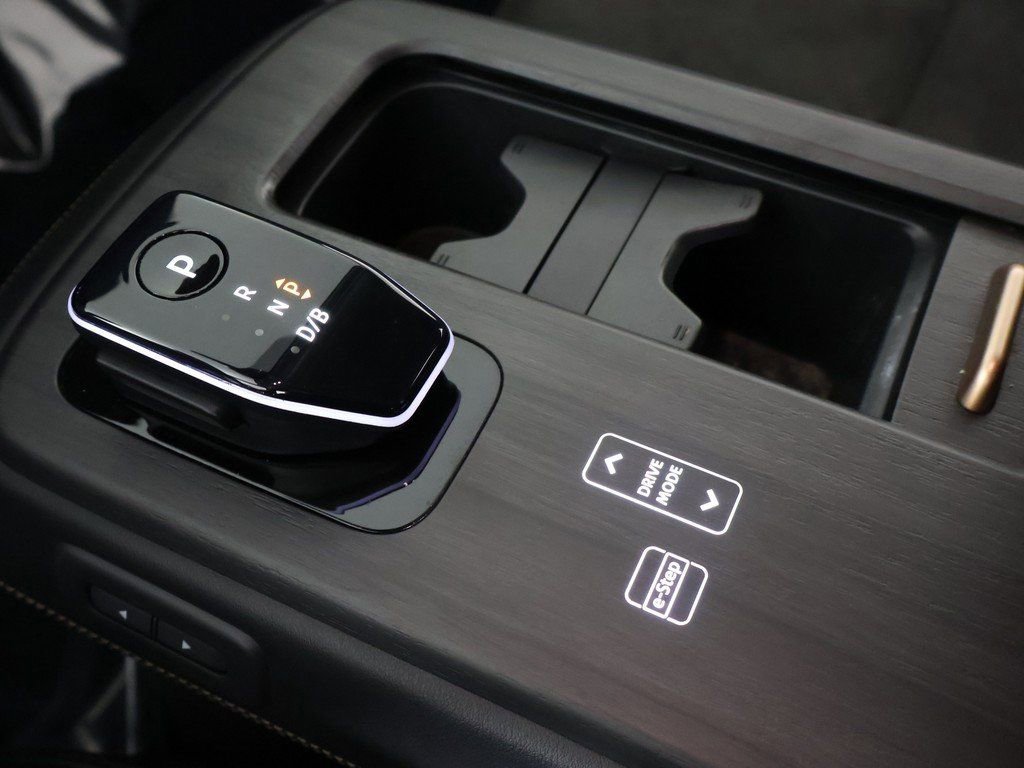 Used 2023 Nissan Ariya FWD image 50