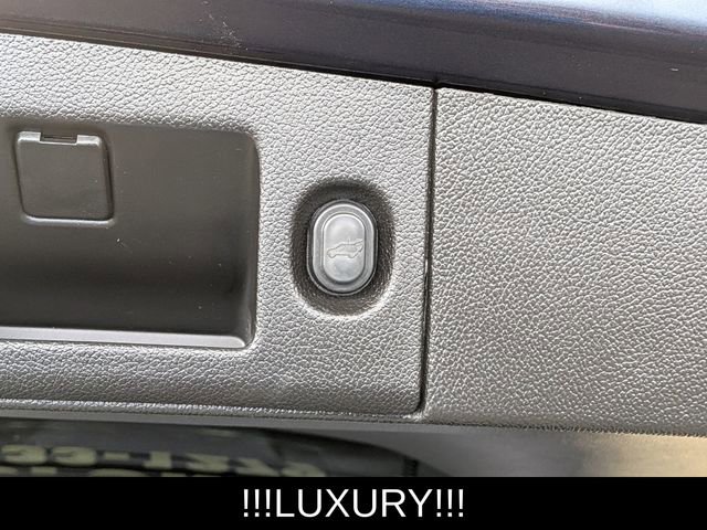 Used 2019 Cadillac Escalade ESV Luxury image 24