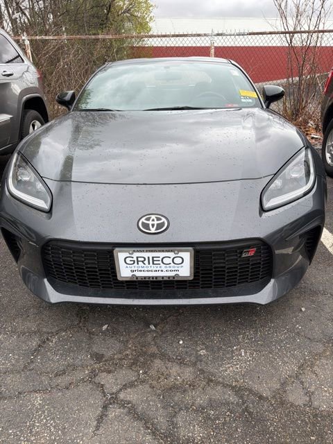 Used 2024 Toyota GR86 Premium RWD image 2
