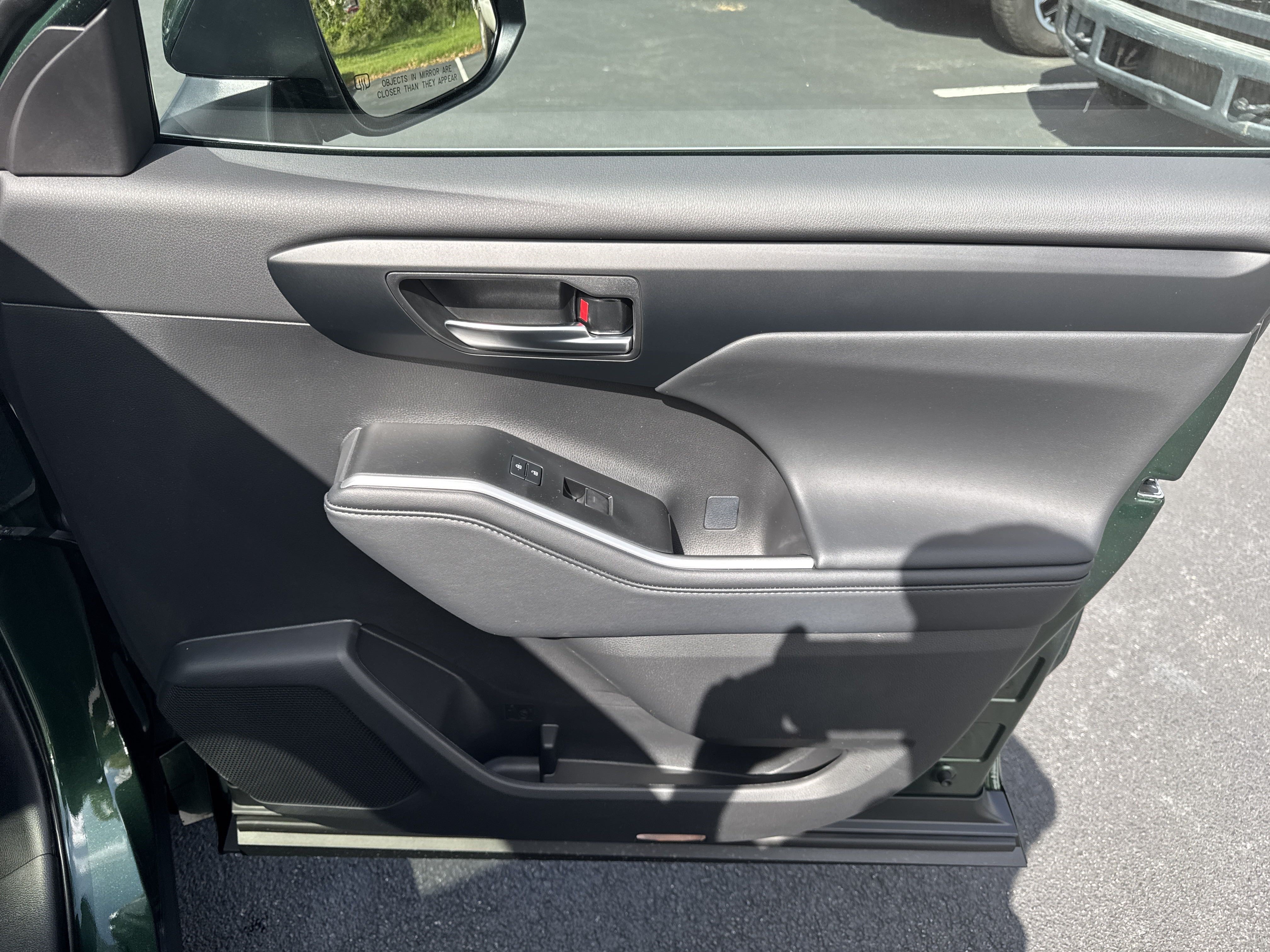 New 2025 Toyota Highlander XLE AWD/4WD image 36