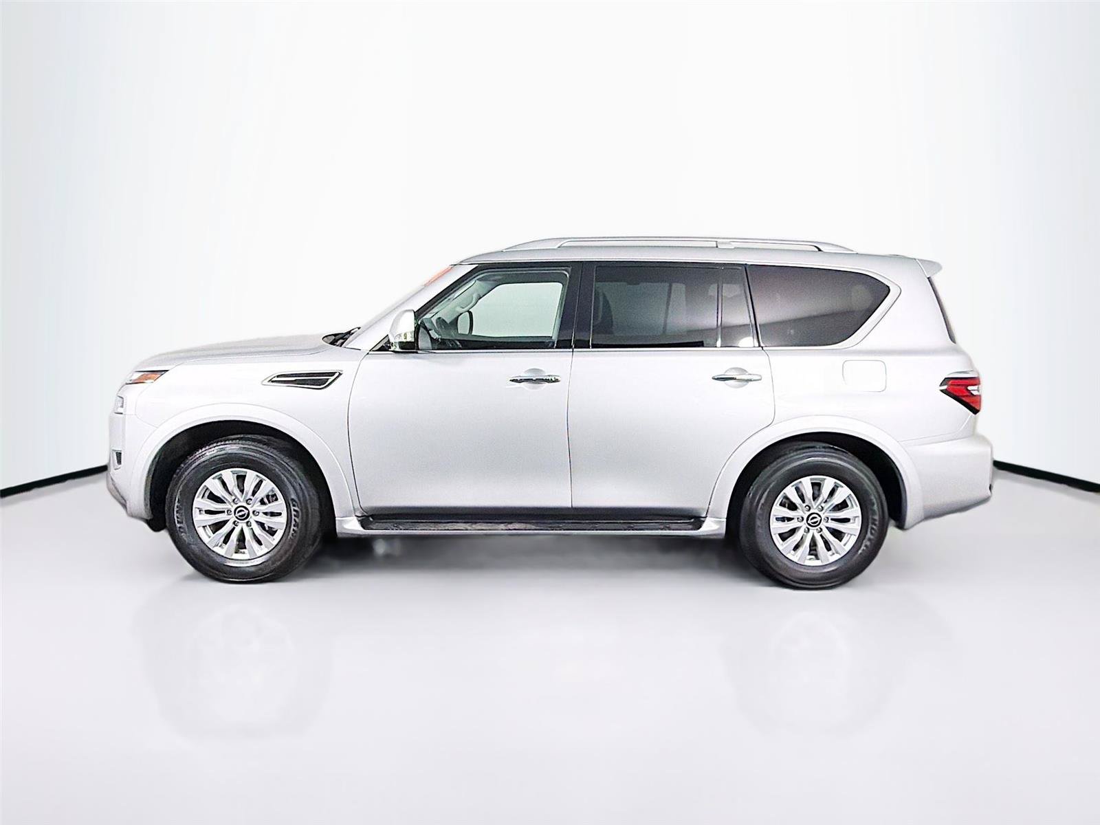 Used 2024 Nissan Armada SV AWD/4WD image 8