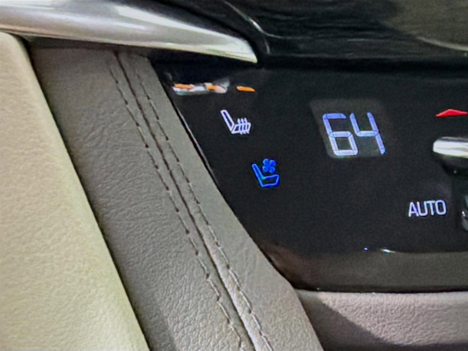 Used 2023 Cadillac XT6 Premium Luxury image 24