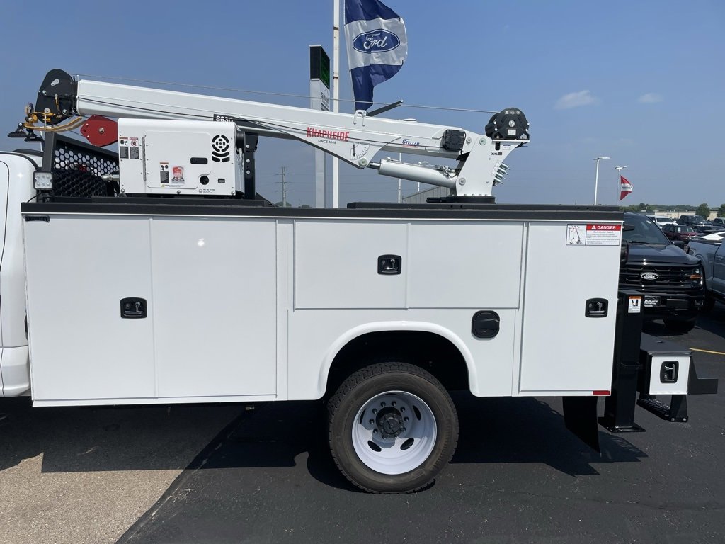 New 2025 Ford F550 4x4 SuperCab Super Duty image 27