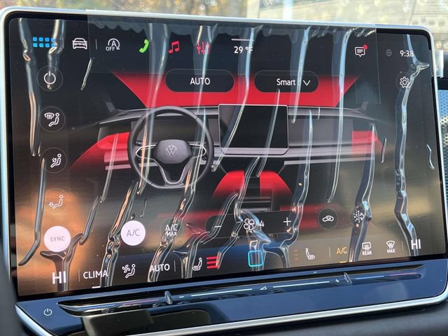 New 2026 Volkswagen Tiguan SE FWD image 18