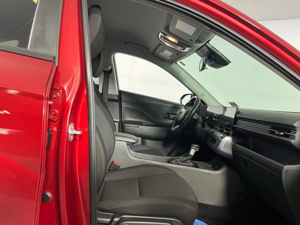 Used 2025 Hyundai Kona SEL image 37