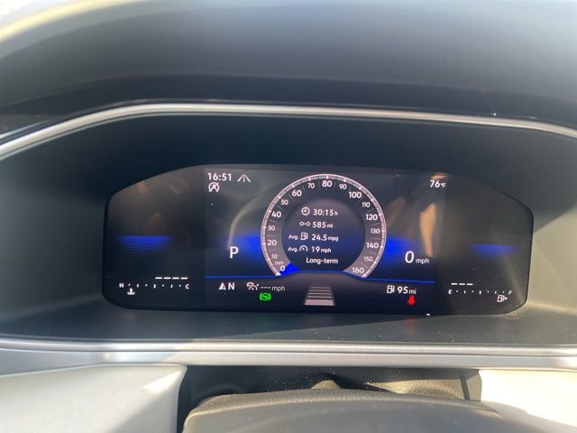 Used 2025 Volkswagen Taos SE image 10