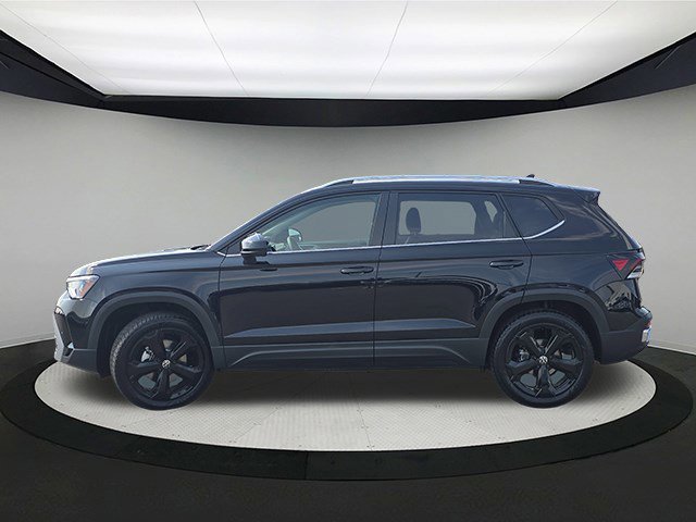New 2025 Volkswagen Taos SEL image 4