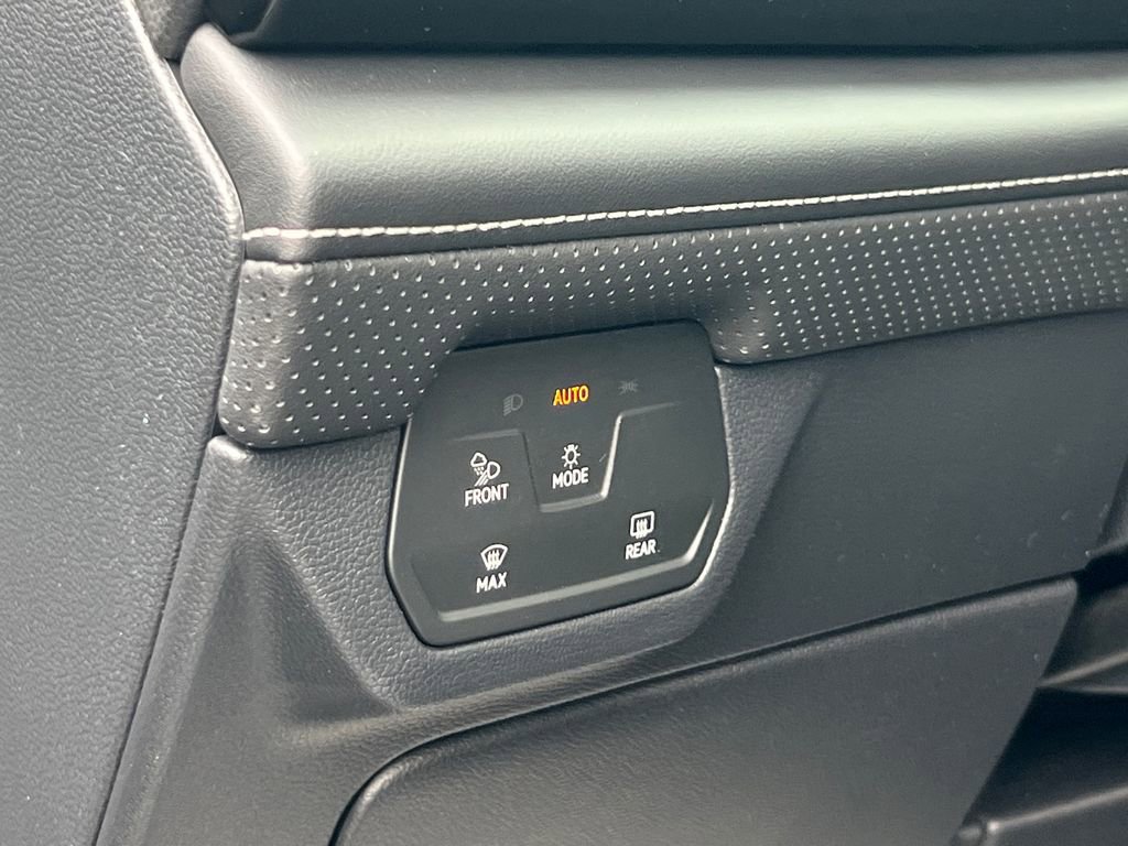 New 2026 Volkswagen Atlas SE image 30