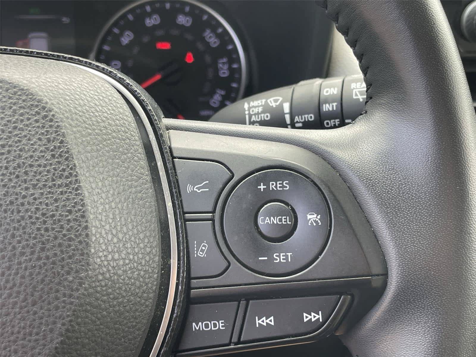 Used 2020 Toyota RAV4 XLE Premium AWD/4WD image 19