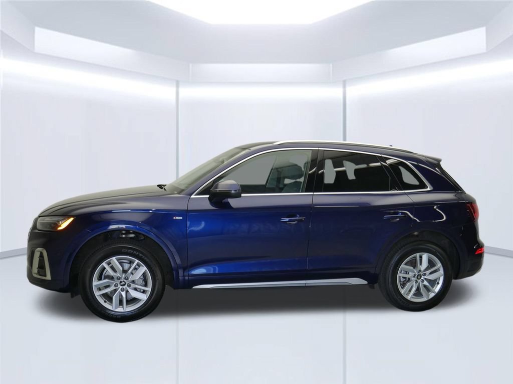 Certified 2023 Audi Q5 2.0T Premium w/ Convenience Package AWD/4WD image 2