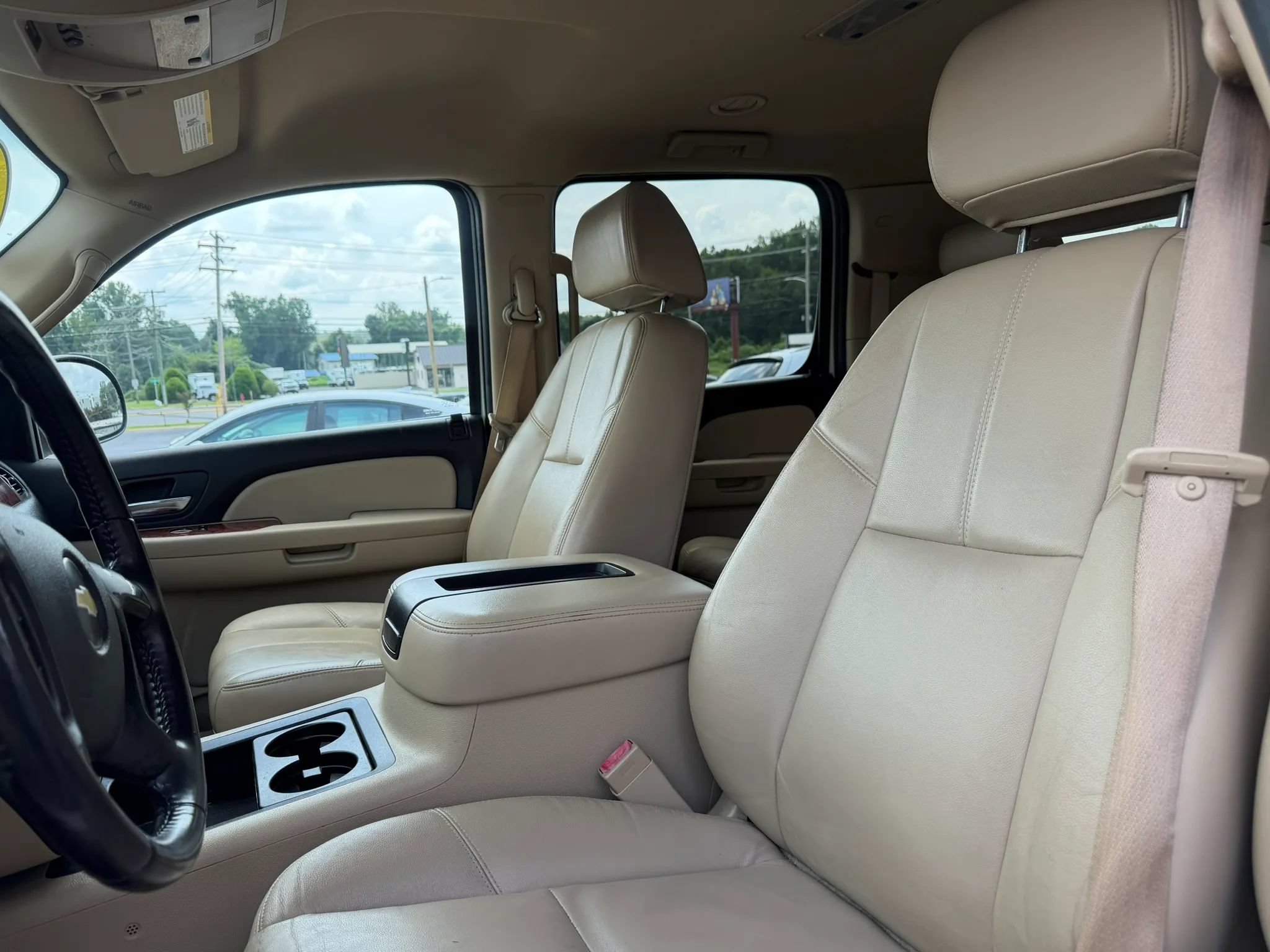 Used 2008 Chevrolet Suburban LT w/ LT Preferred Equipment Group RWD image 10
