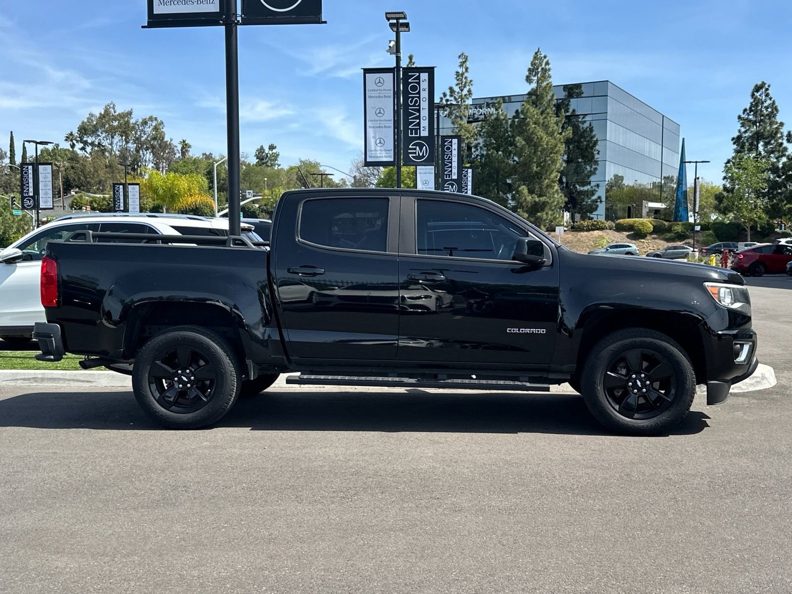 Used 2018 Chevrolet Colorado LT image 2