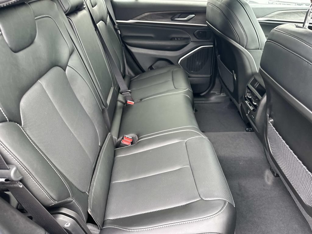 New 2026 Jeep Grand Cherokee Limited AWD/4WD image 15