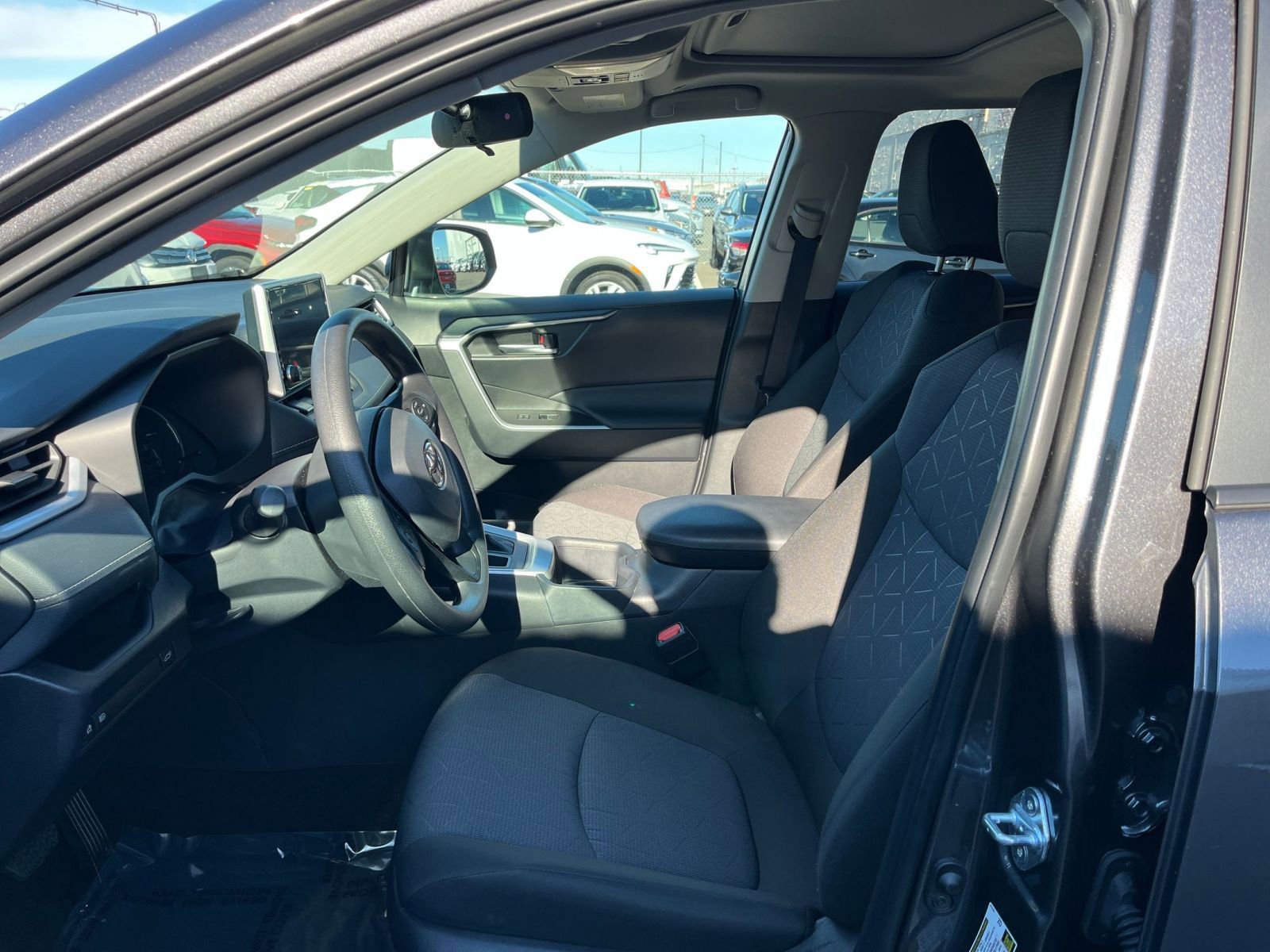 Used 2025 Toyota RAV4 XLE image 28