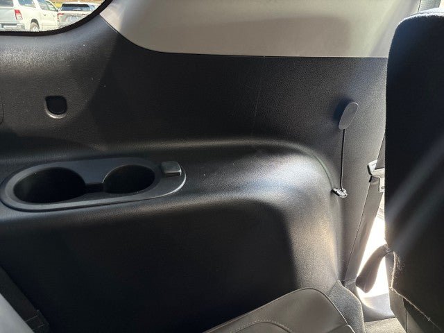 Used 2018 Chevrolet Suburban LT AWD/4WD image 38