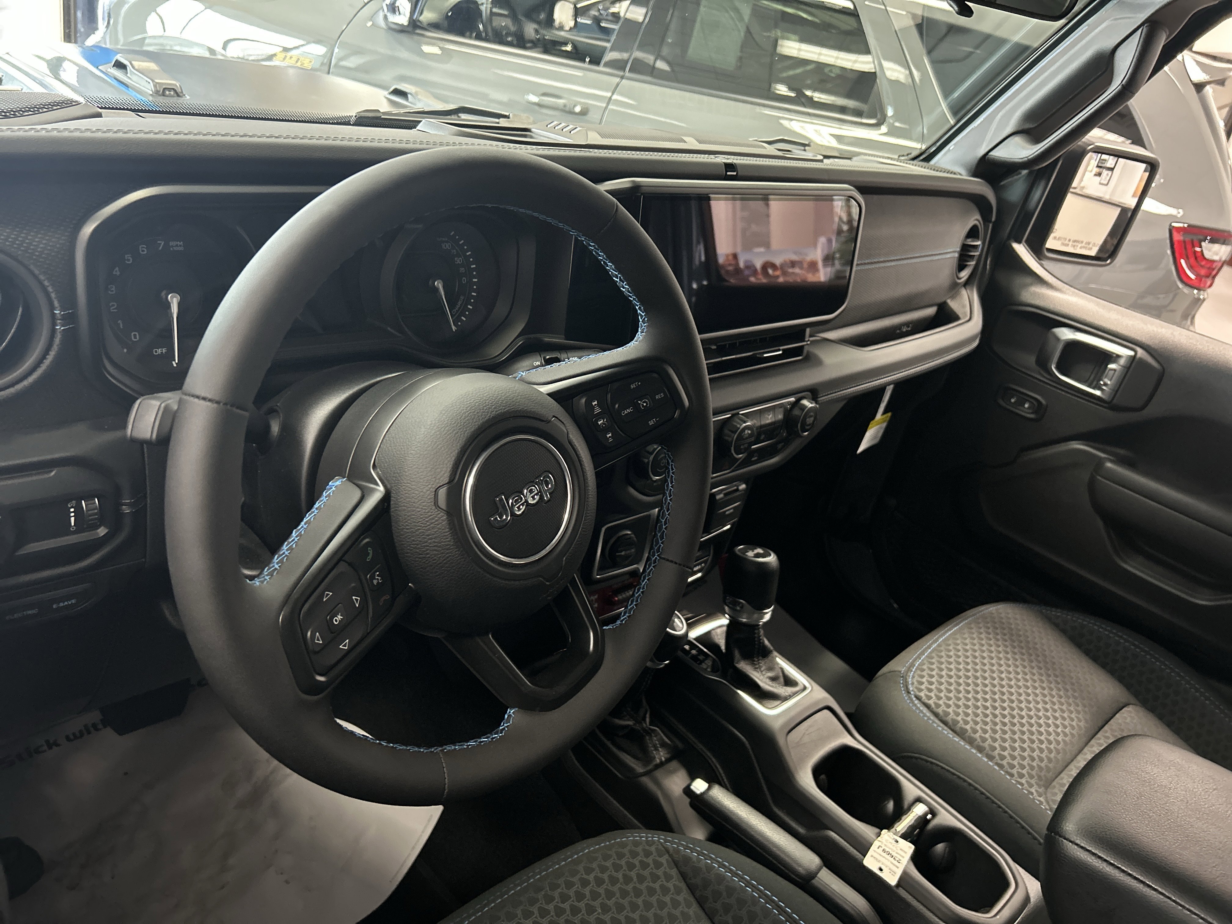 New 2024 Jeep Wrangler Unlimited Rubicon 4xe w/ Convenience Group image 8