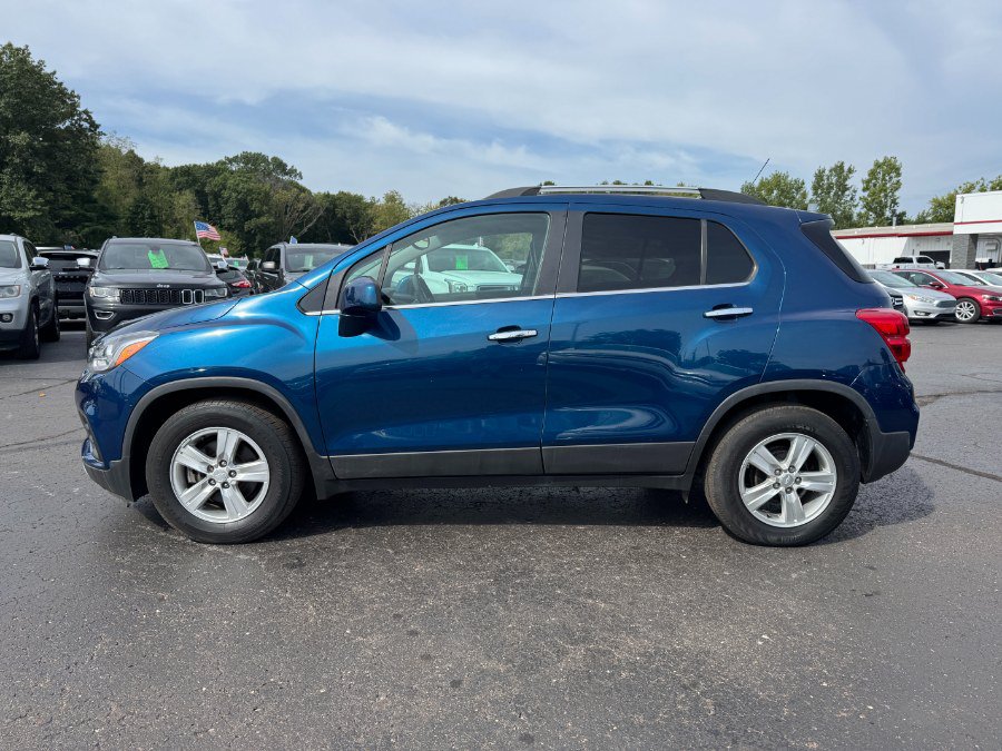 Used 2019 Chevrolet Trax LT w/ Driver Confidence Package FWD image 2