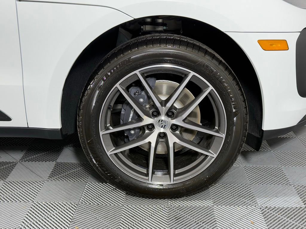 New 2026 Porsche Macan image 12