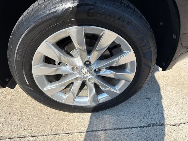 Used 2017 Buick Envision Essence FWD image 11