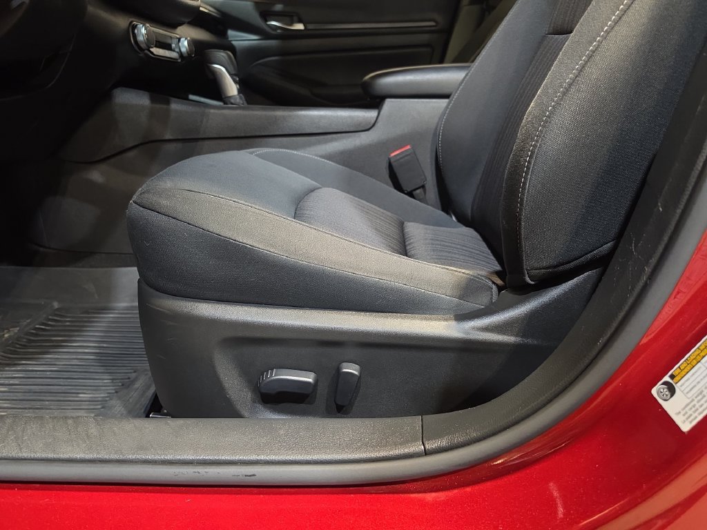 Used 2024 Nissan Altima 2.5 SV AWD/4WD image 14
