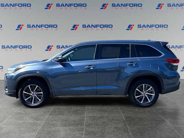 Used 2017 Toyota Highlander XLE image 2