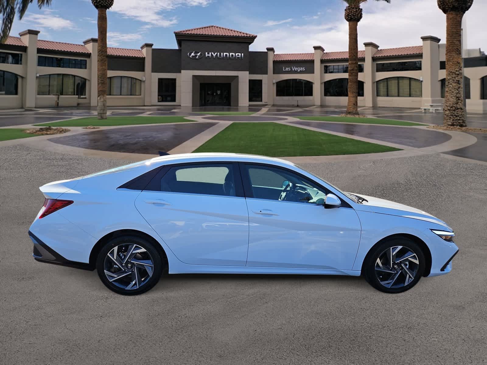 Certified 2025 Hyundai Elantra SEL w/ Cargo Package FWD image 9