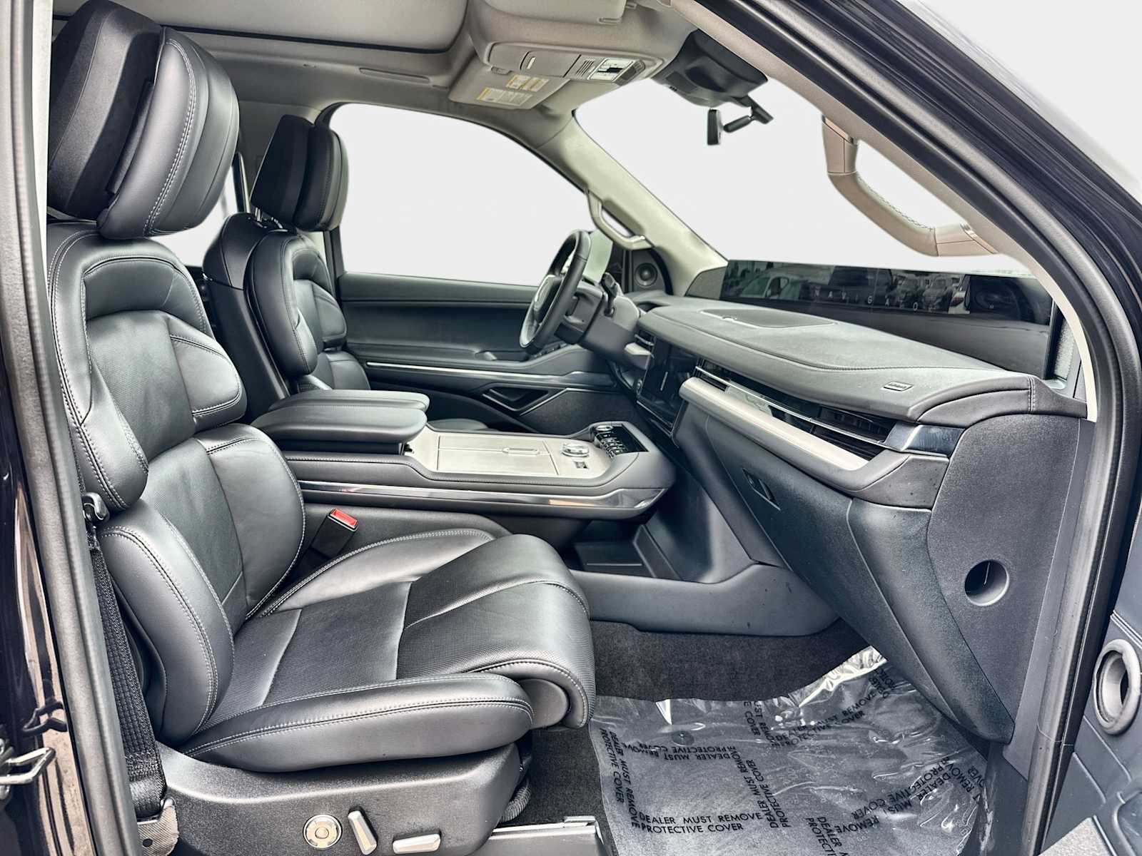 Used 2026 Lincoln Navigator Reserve AWD/4WD image 13