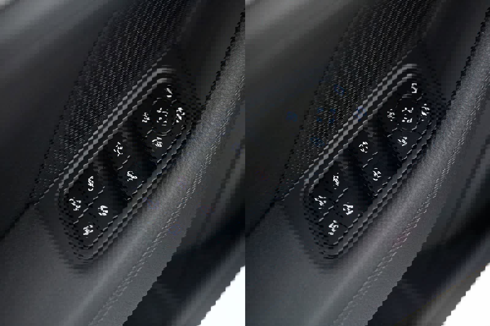 New 2026 Porsche Panamera 4S image 18