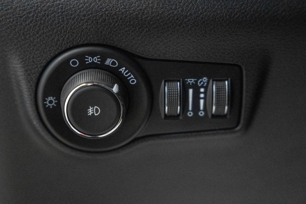 New 2026 Jeep Compass Limited w/ Sun, Sound & Navigation Group image 44