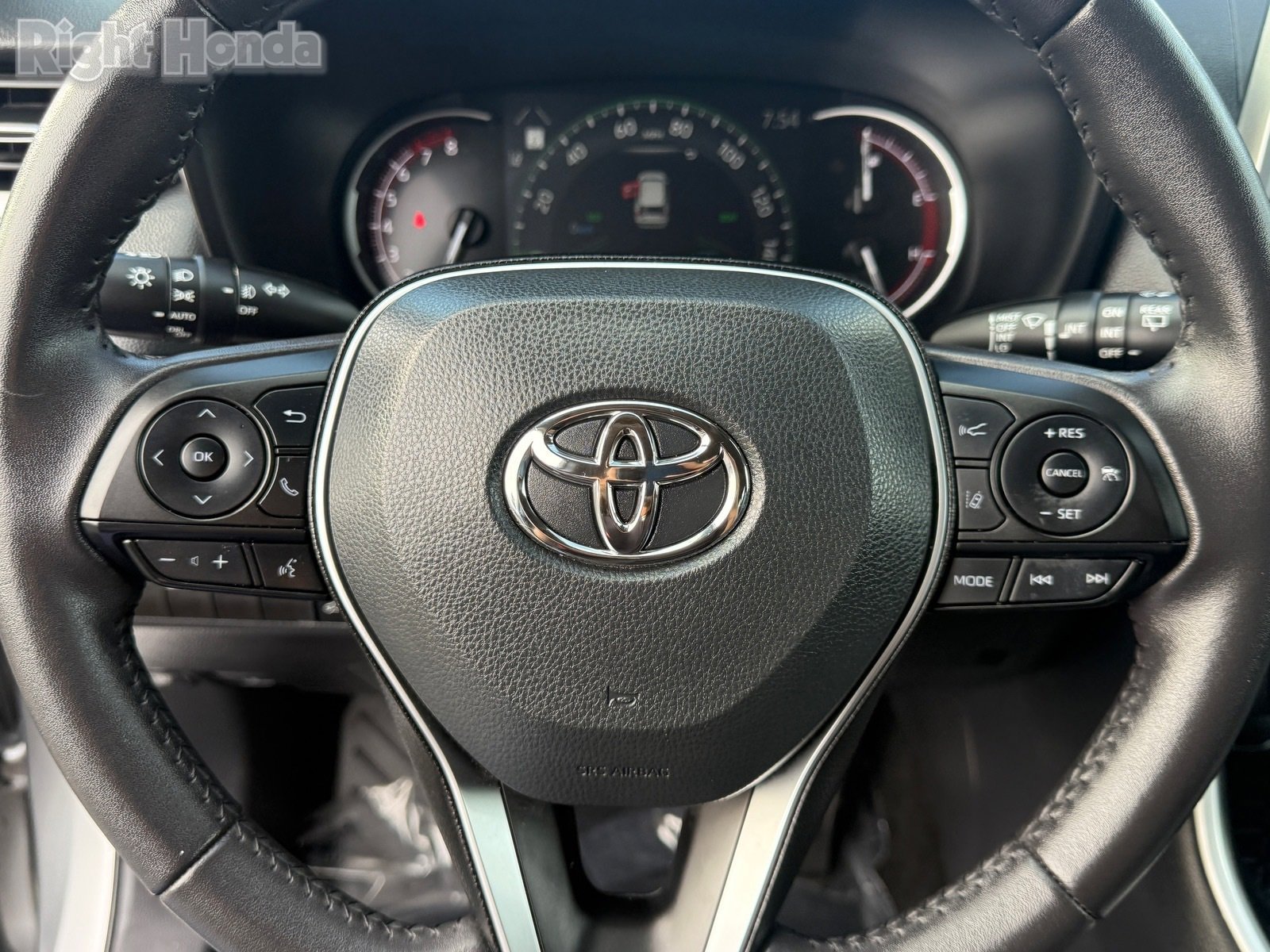 Used 2025 Toyota RAV4 XLE Premium image 15