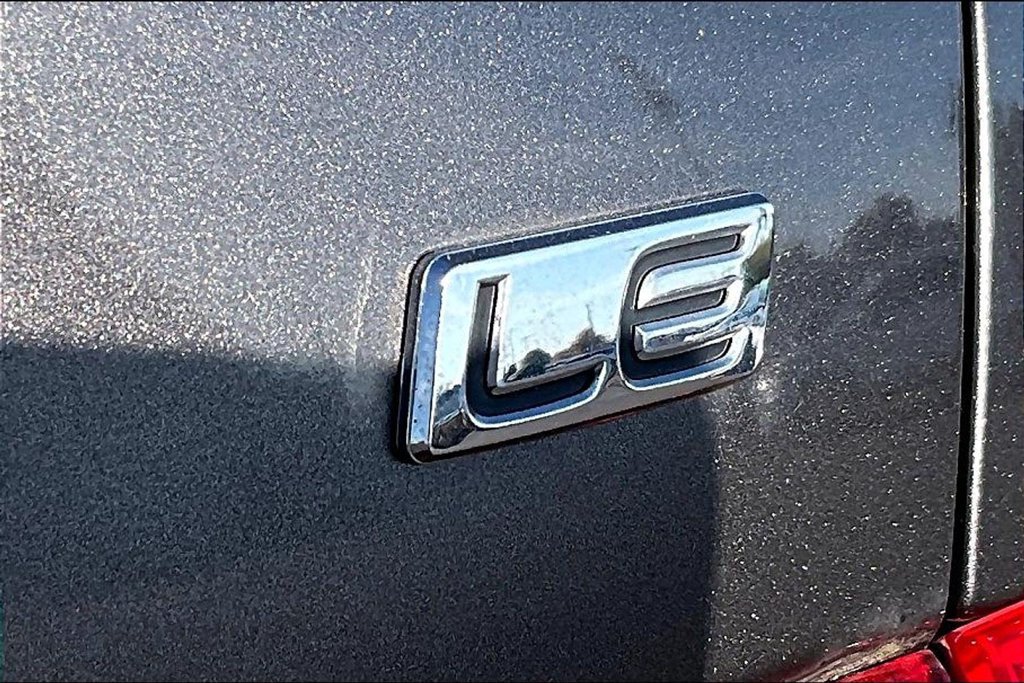 Used 2013 Toyota Corolla LE FWD image 8