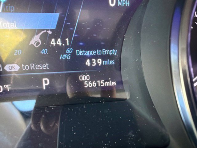 Used 2020 Toyota Camry XLE w/ Sunroof Package FWD image 18