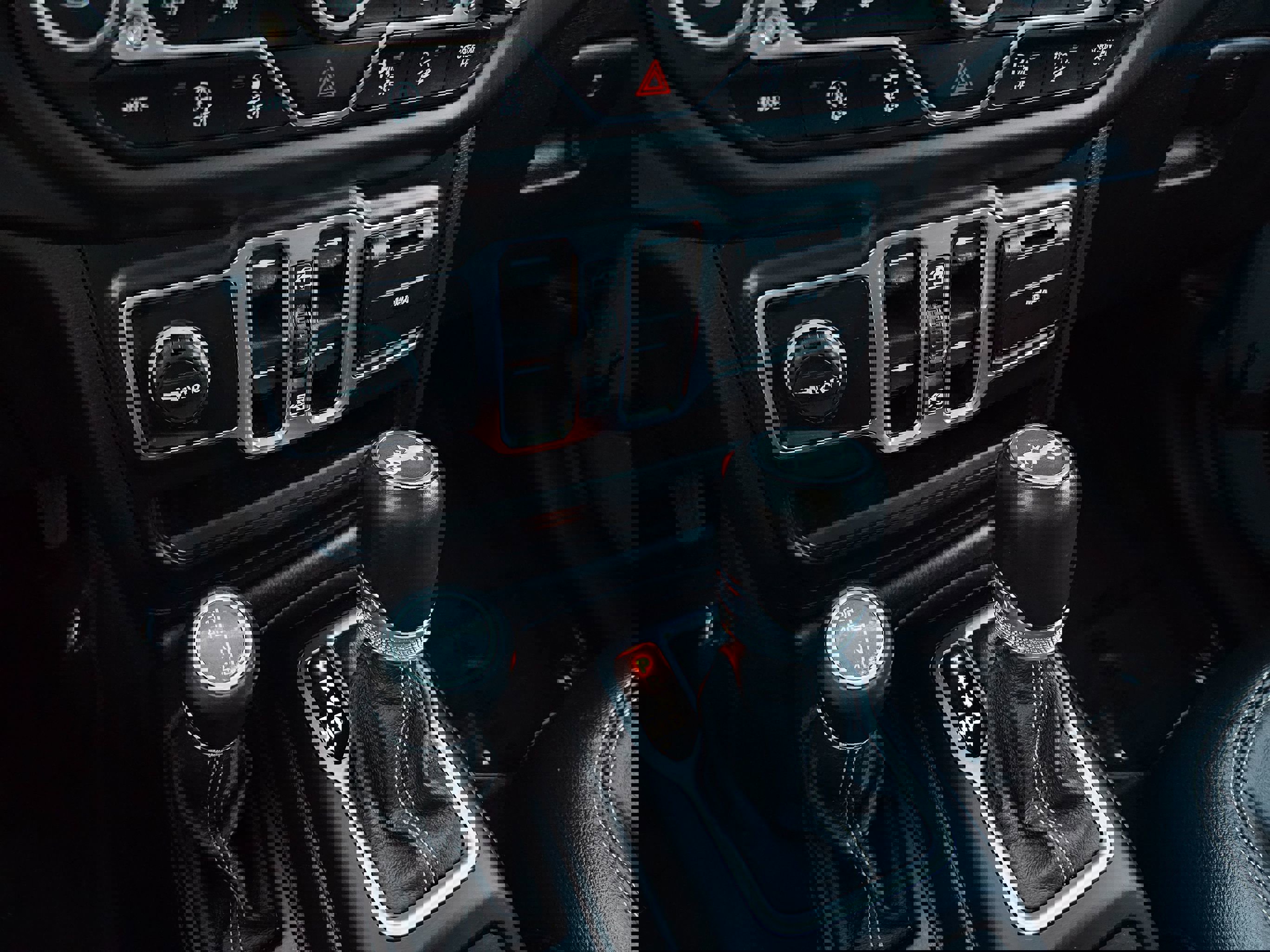 Used 2020 Jeep Wrangler Unlimited Sahara w/ Uconnect 4C Nav & Sound Group image 28