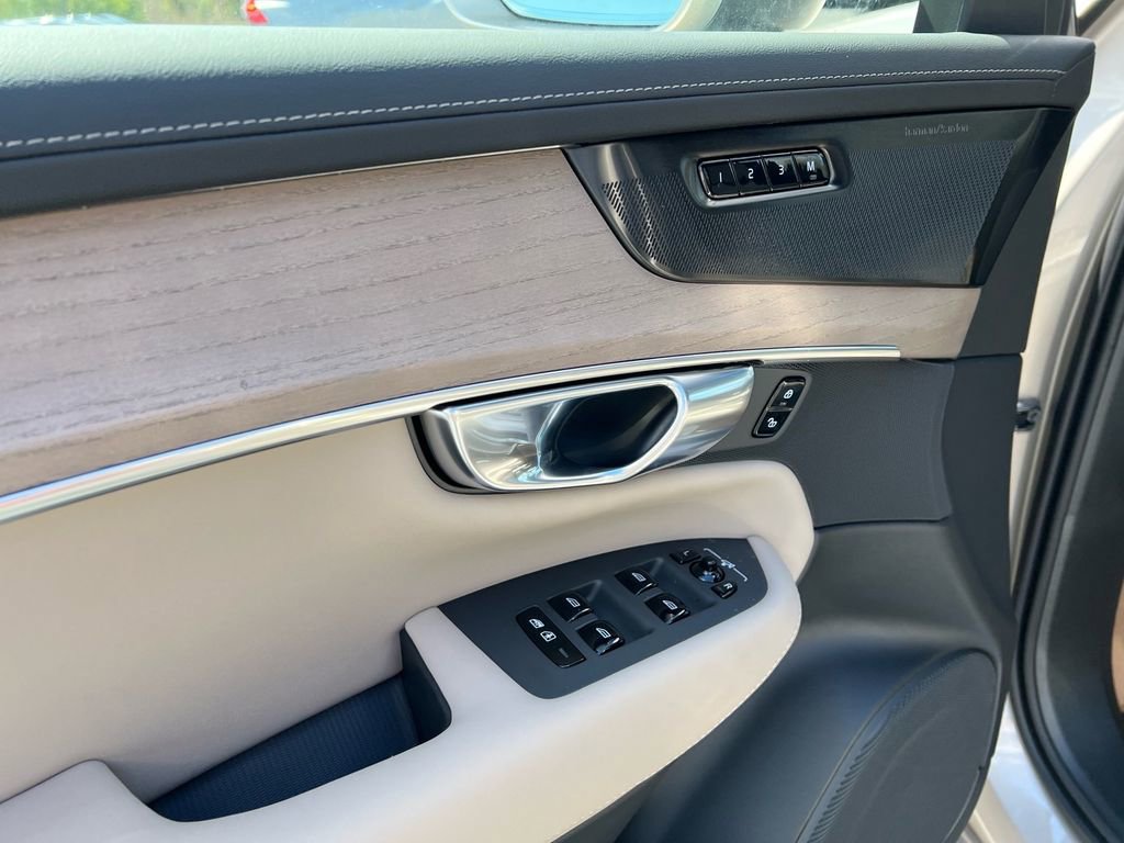 New 2026 Volvo XC90 B6 Plus w/ Protection Package Premier AWD/4WD image 10