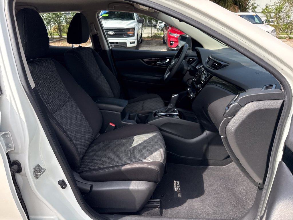 Used 2017 Nissan Rogue Sport SV FWD image 22