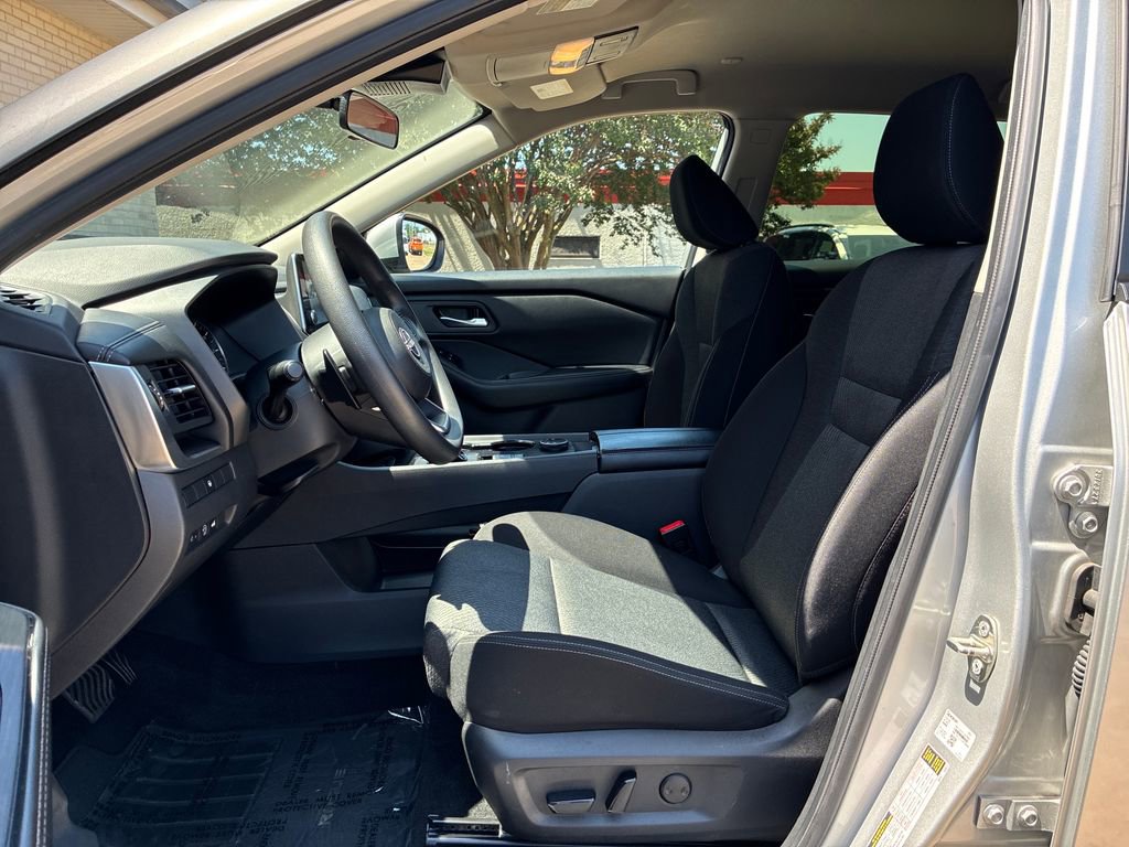 Used 2024 Nissan Rogue SV AWD/4WD image 10