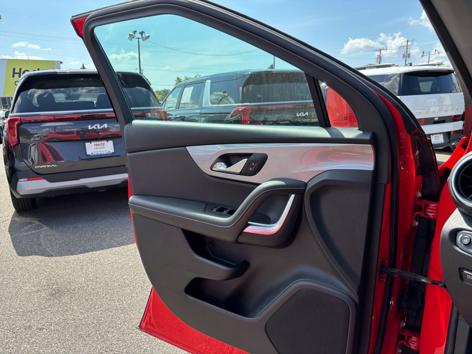 Used 2025 Chevrolet Blazer LT FWD image 18