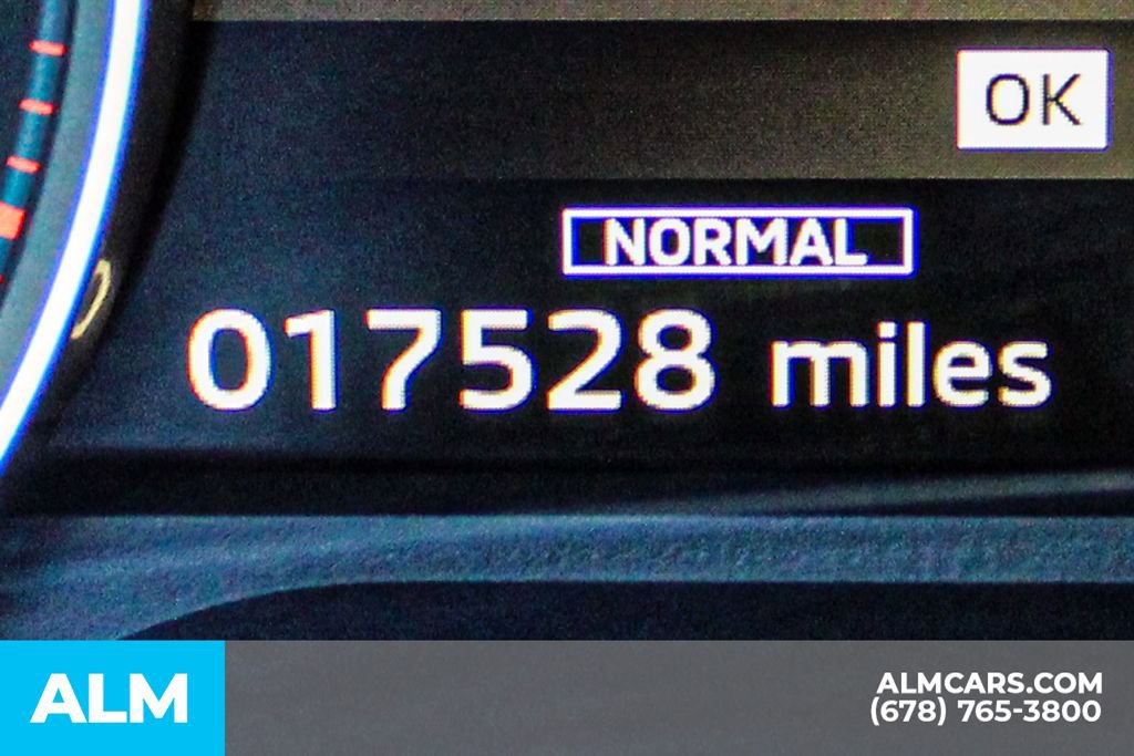 Used 2025 Mitsubishi Outlander SE image 42