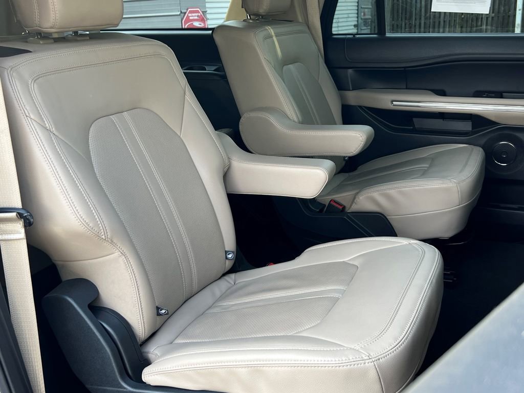 Used 2024 Ford Expedition Max Limited image 17
