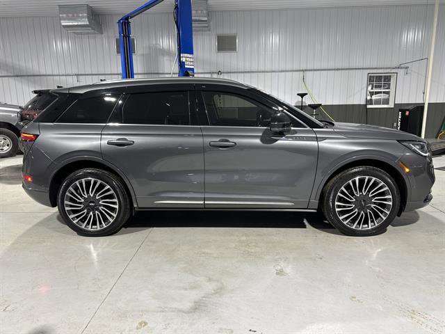 Used 2022 Lincoln Corsair Reserve w/ Sport Package image 8