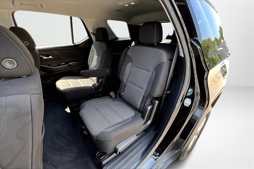 Used 2021 Chevrolet Traverse LT image 22