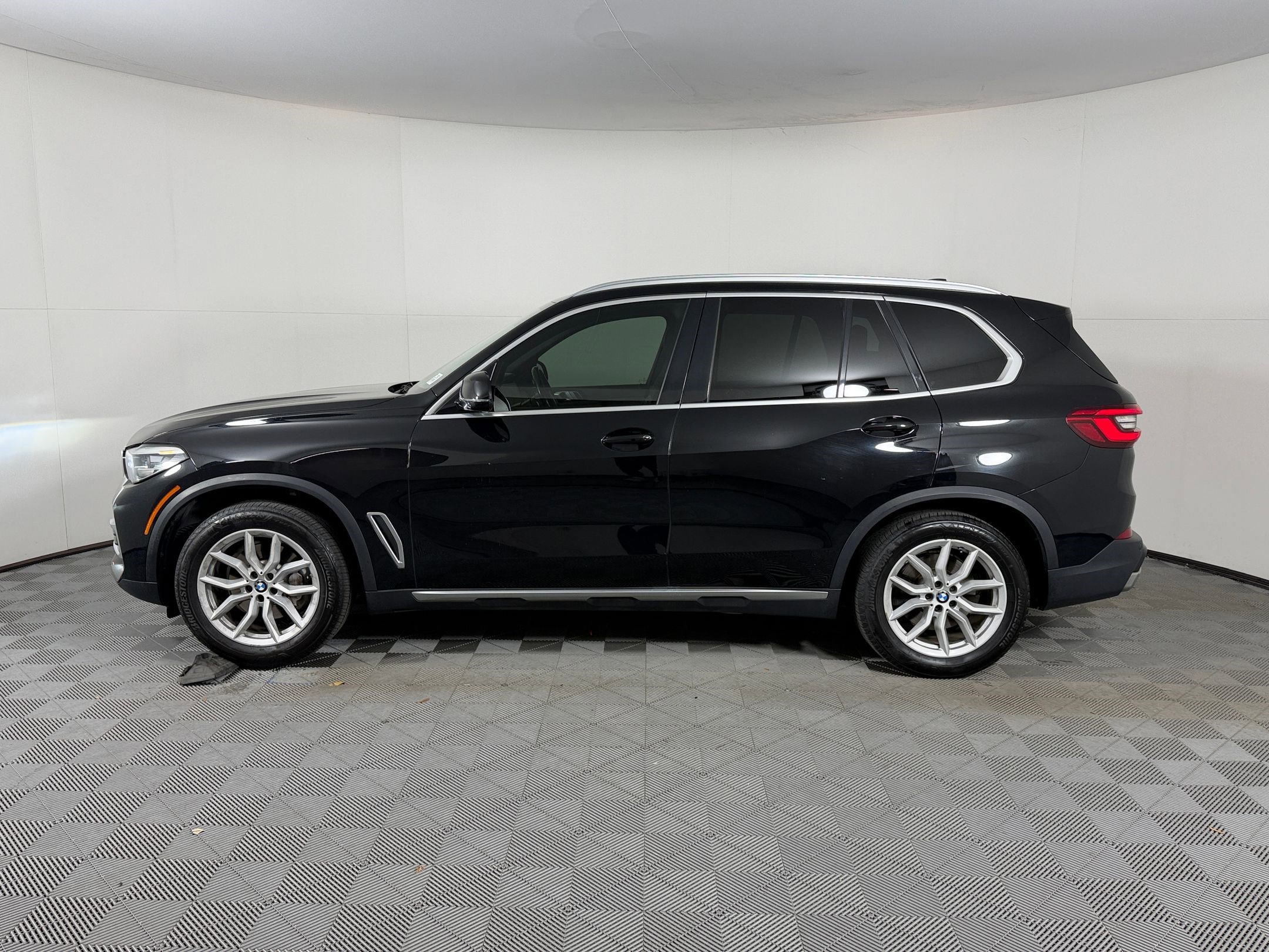 Used 2020 BMW X5 sDrive40i image 2