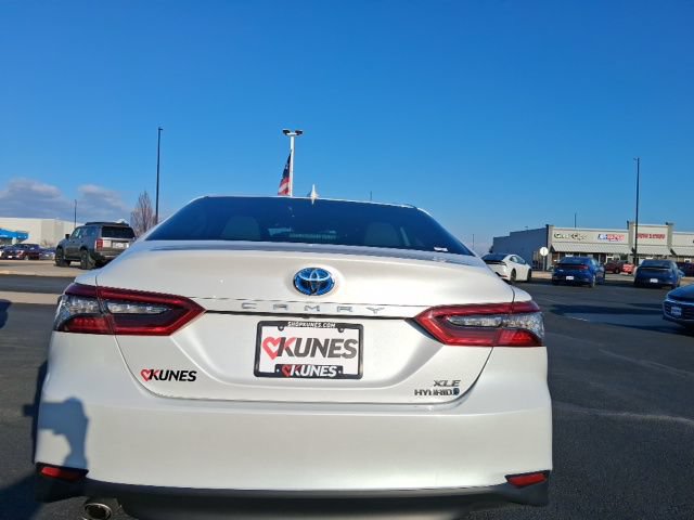 Used 2022 Toyota Camry XLE w/ Cold Weather Package FWD image 9